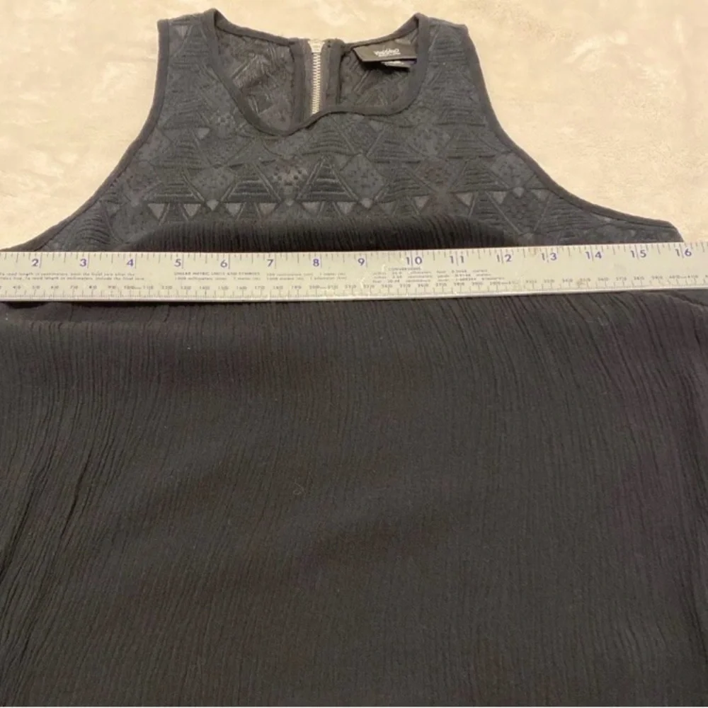 Mossimo Supply Co. Black Geometric Diamond Print Sleeveless Blouse